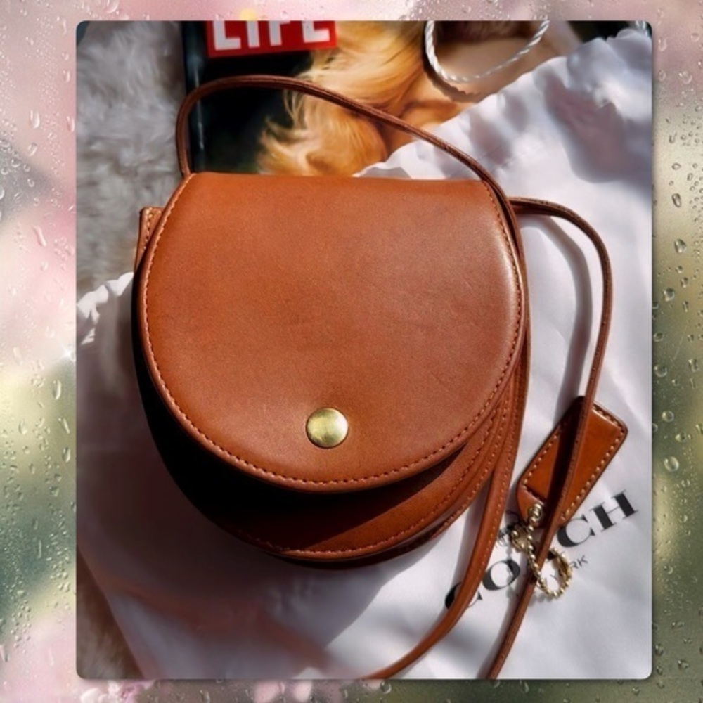 VINTAGE COACH BRITISH TAN HORSESHOE BELT BAG 4857